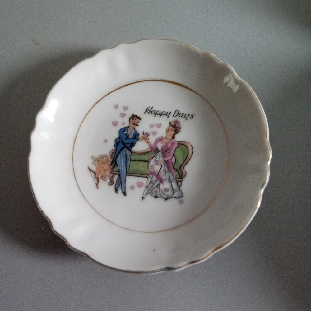 Vintage Happy Days Porcelain Trinket Dish Victorian Couple Cupid Gold Rim 7881